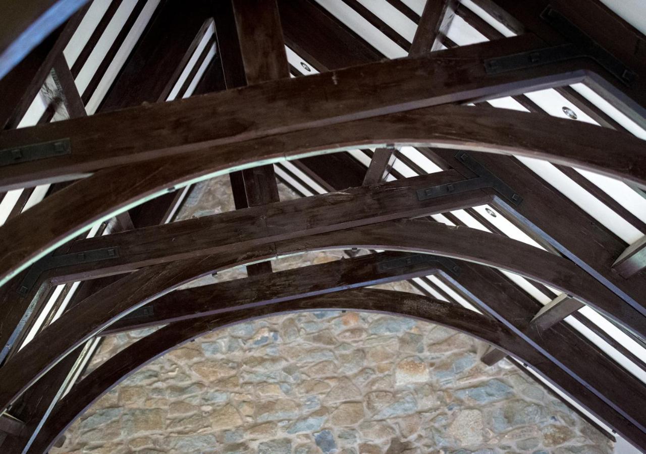 St Aelrhiws Church Buitenkant foto