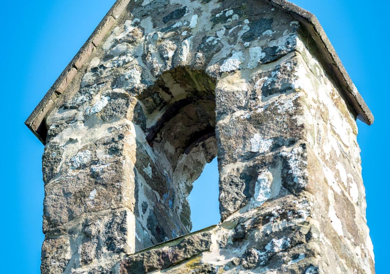St Aelrhiws Church Buitenkant foto